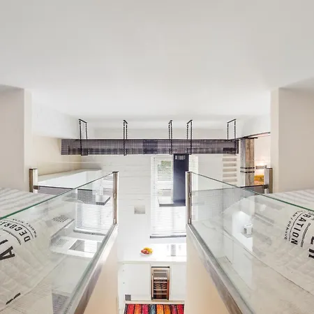 Victory - The Art Of Apartman Sopot